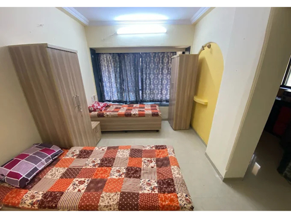 PG in Dahisar East furnished room